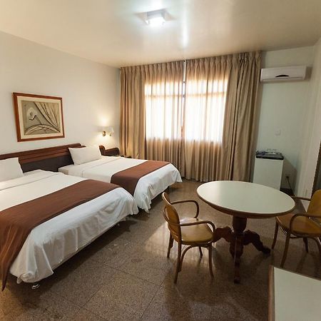 Dimas Lessa Hotel Montes Claros Bagian luar foto