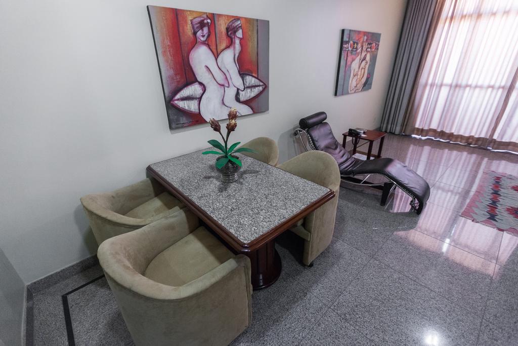 Dimas Lessa Hotel Montes Claros Bagian luar foto