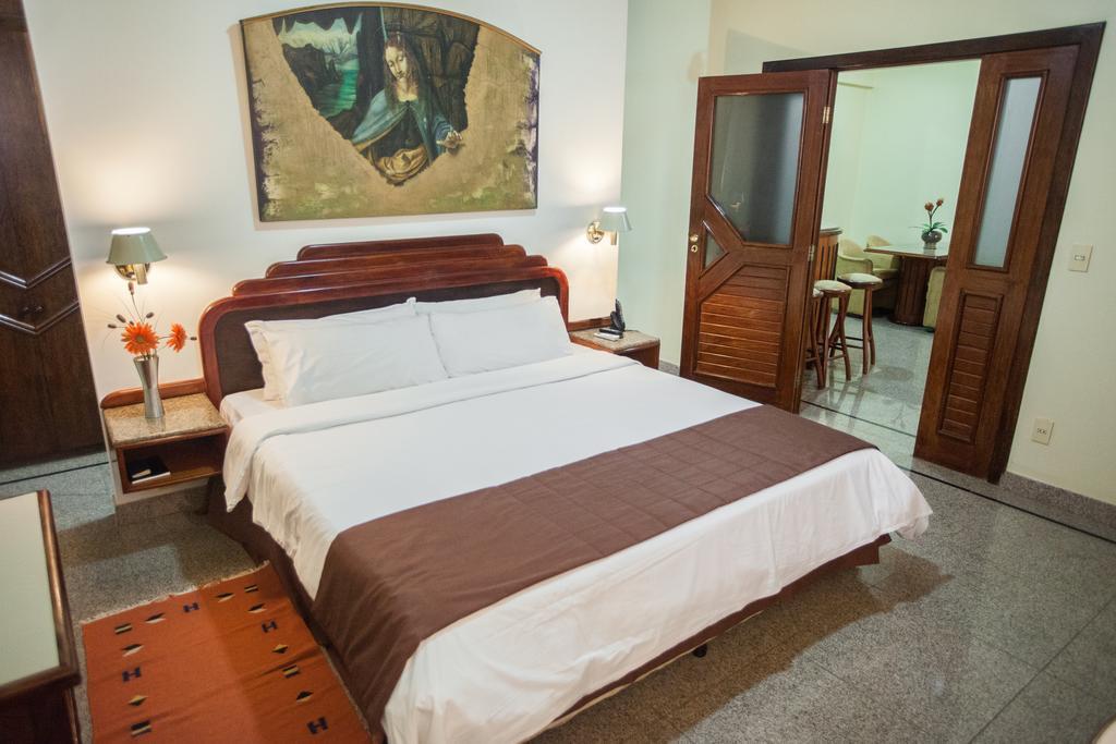 Dimas Lessa Hotel Montes Claros Bagian luar foto