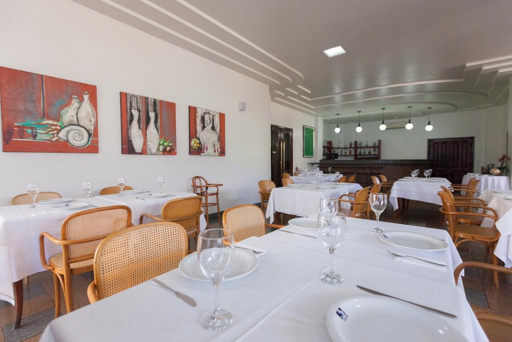 Dimas Lessa Hotel Montes Claros Bagian luar foto