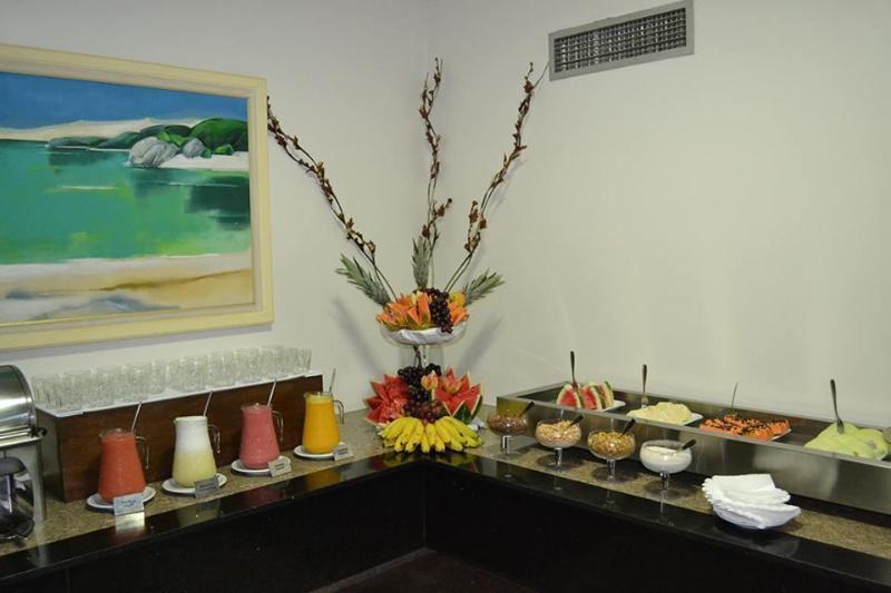 Dimas Lessa Hotel Montes Claros Bagian luar foto