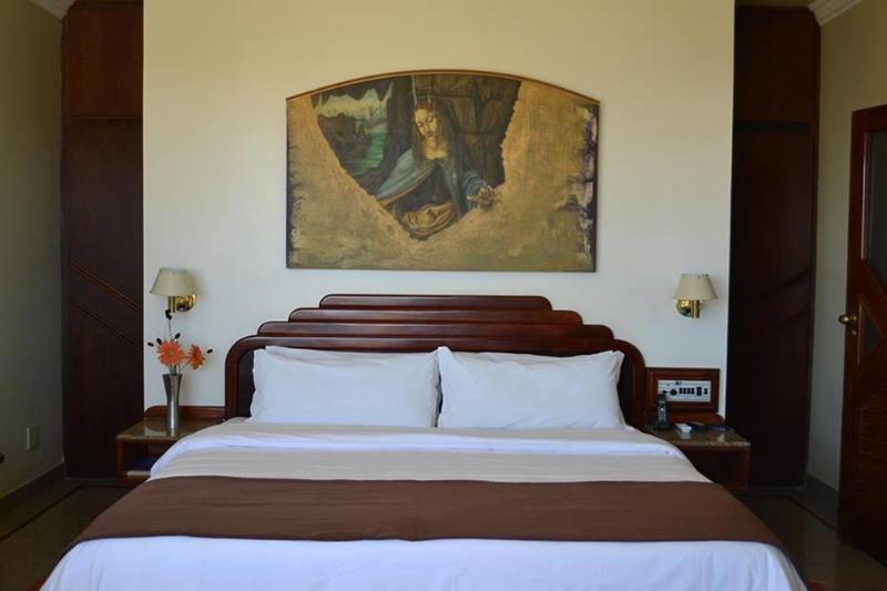 Dimas Lessa Hotel Montes Claros Bagian luar foto