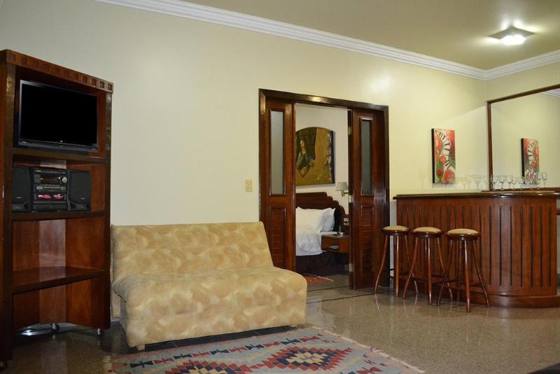 Dimas Lessa Hotel Montes Claros Bagian luar foto